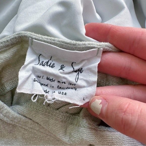 Cropped Soft Ruffle Tank - Picture 5 of 5